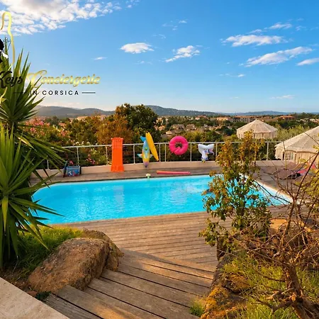12 Pers Au Centre De Porto-vecchio Avec Piscine فيلة